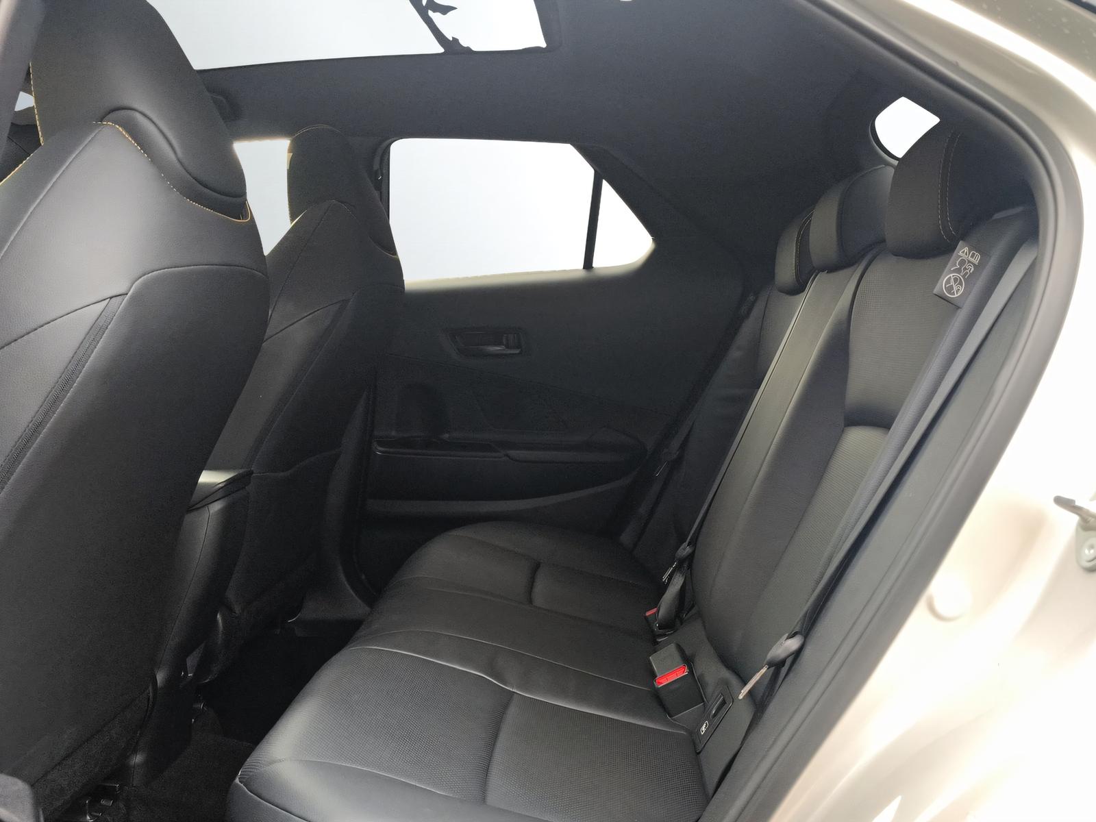 TOYOTA C-HR 2.0 HEV Style Premiere 4x4-image-7