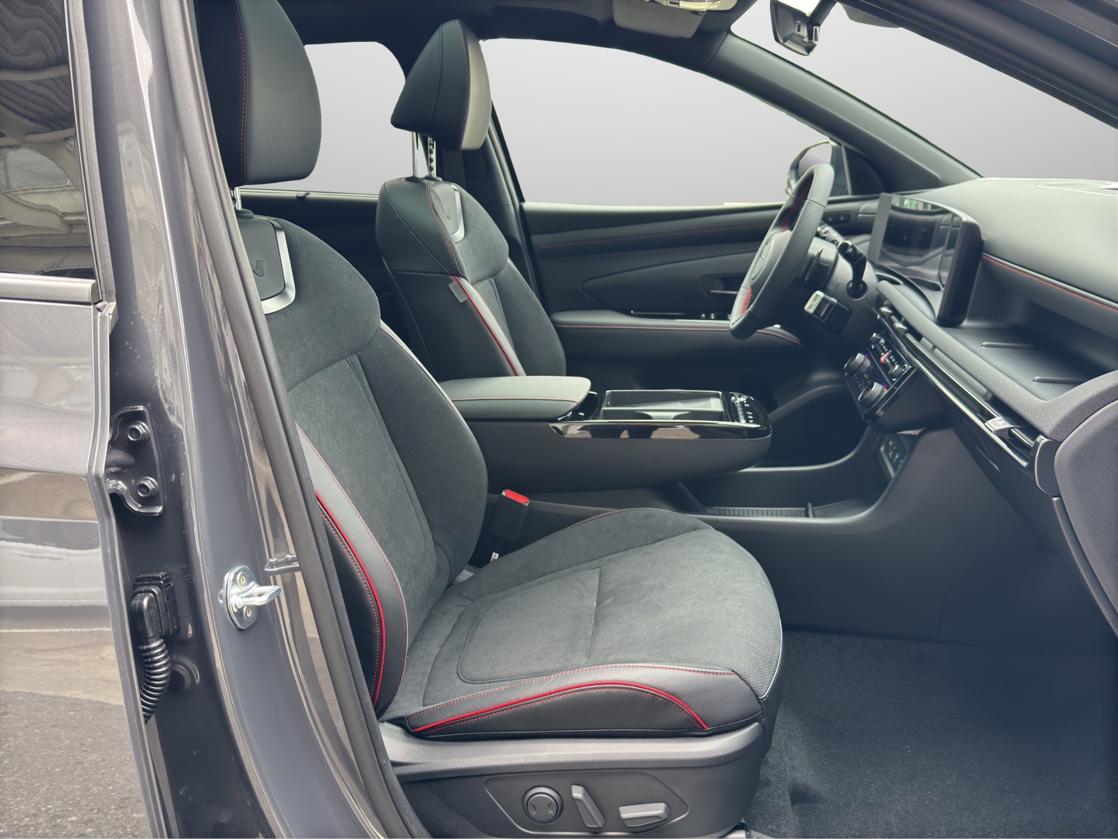 HYUNDAI Tucson 1.6 T-GDi HEV N-Line LUX.pack 4WD MY27-image-7