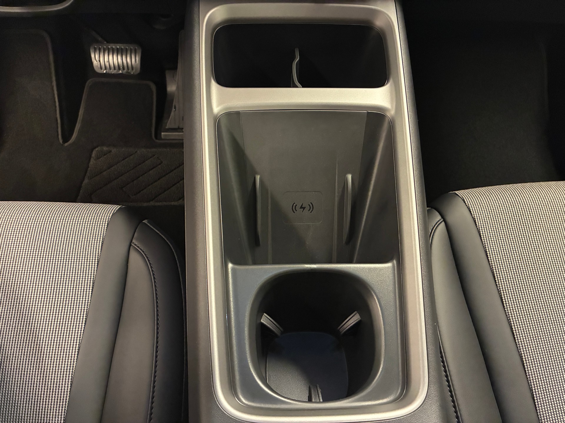 BYD Dolphin G DM-i Comfort-image-9