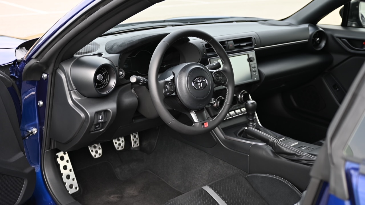 TOYOTA 2.4 Sport+-image-2