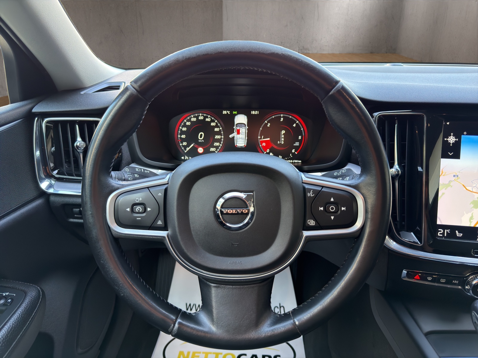 VOLVO V60 D4 Momentum Geartronic-image-16