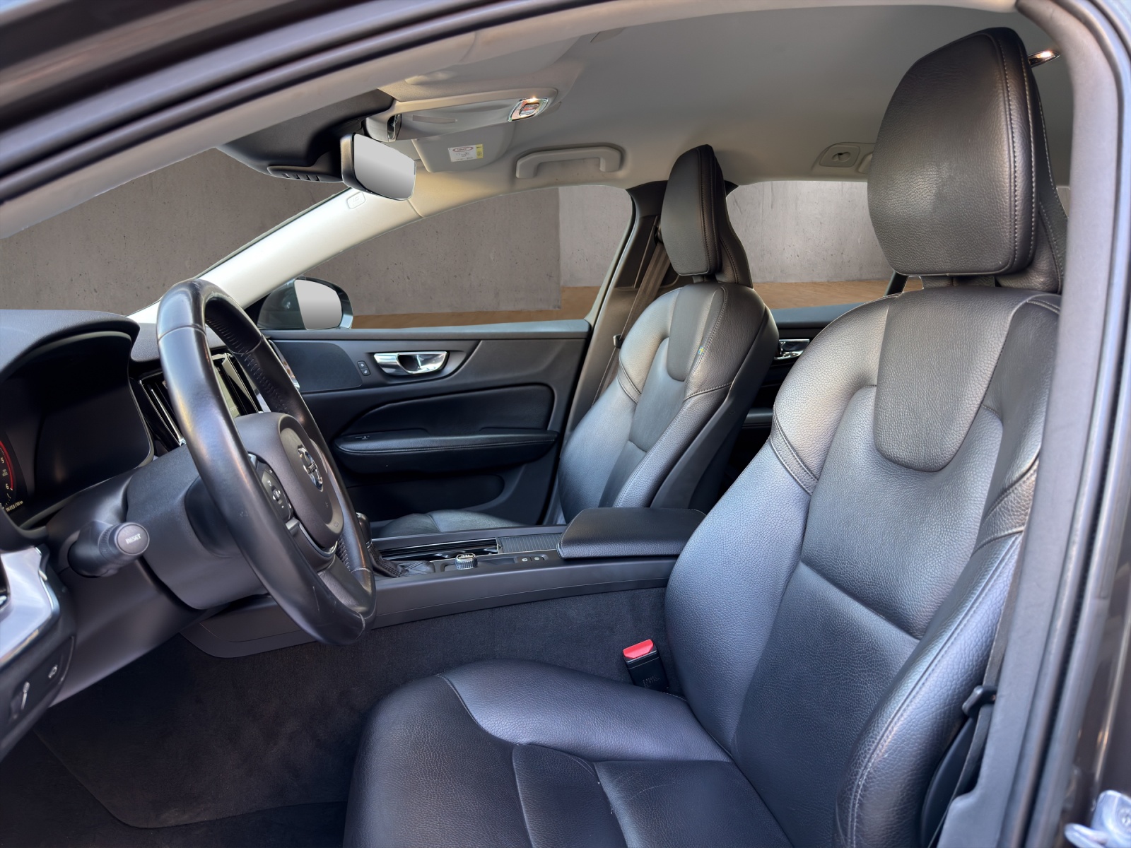 VOLVO V60 D4 Momentum Geartronic-image-5