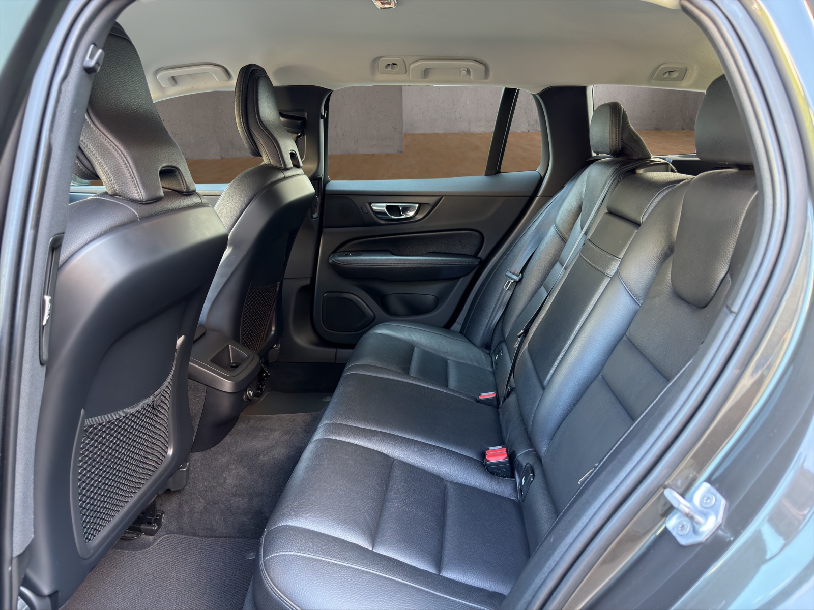VOLVO V60 D4 Momentum Geartronic-image-6