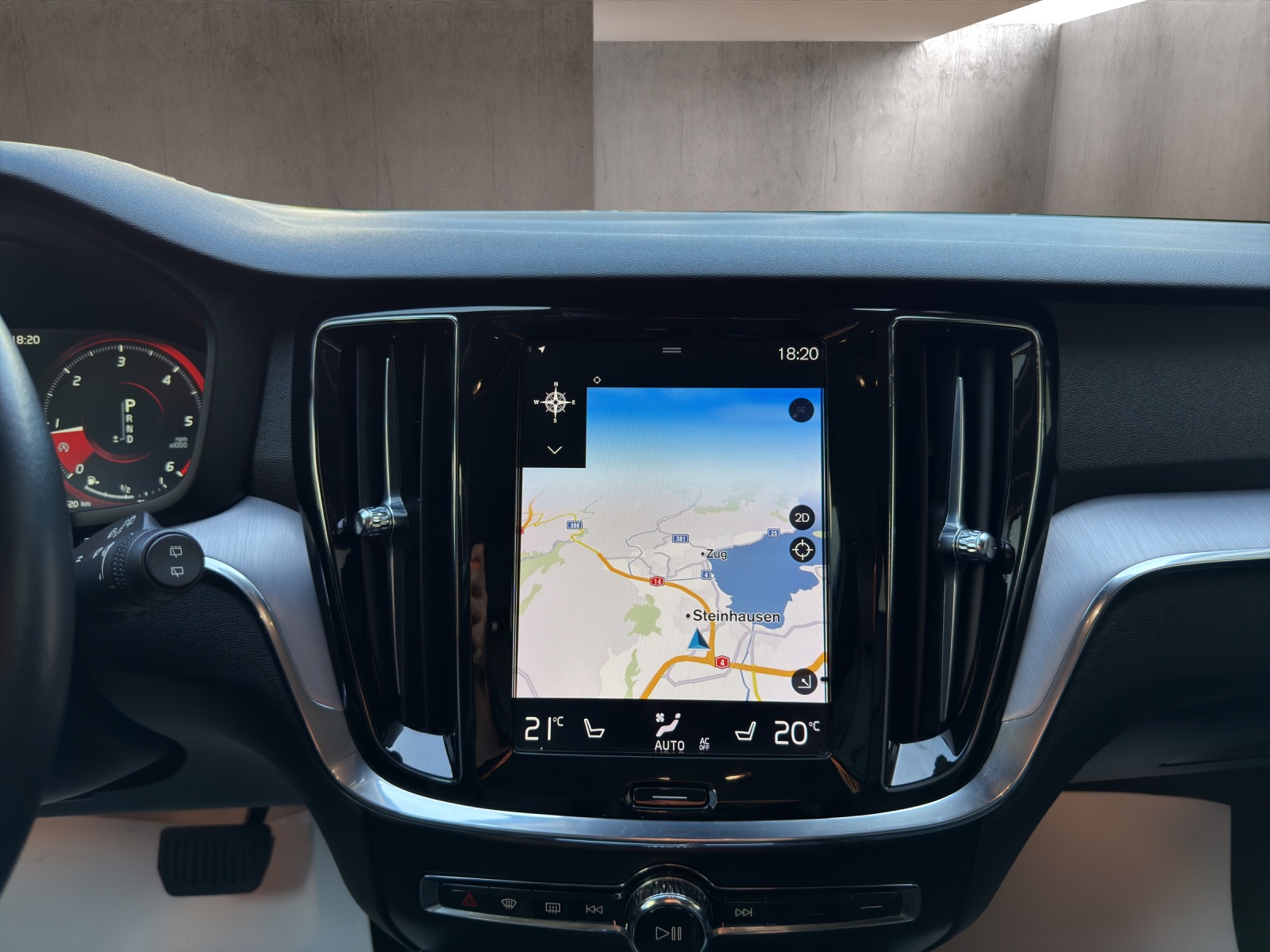 VOLVO V60 D4 Momentum Geartronic-image-10