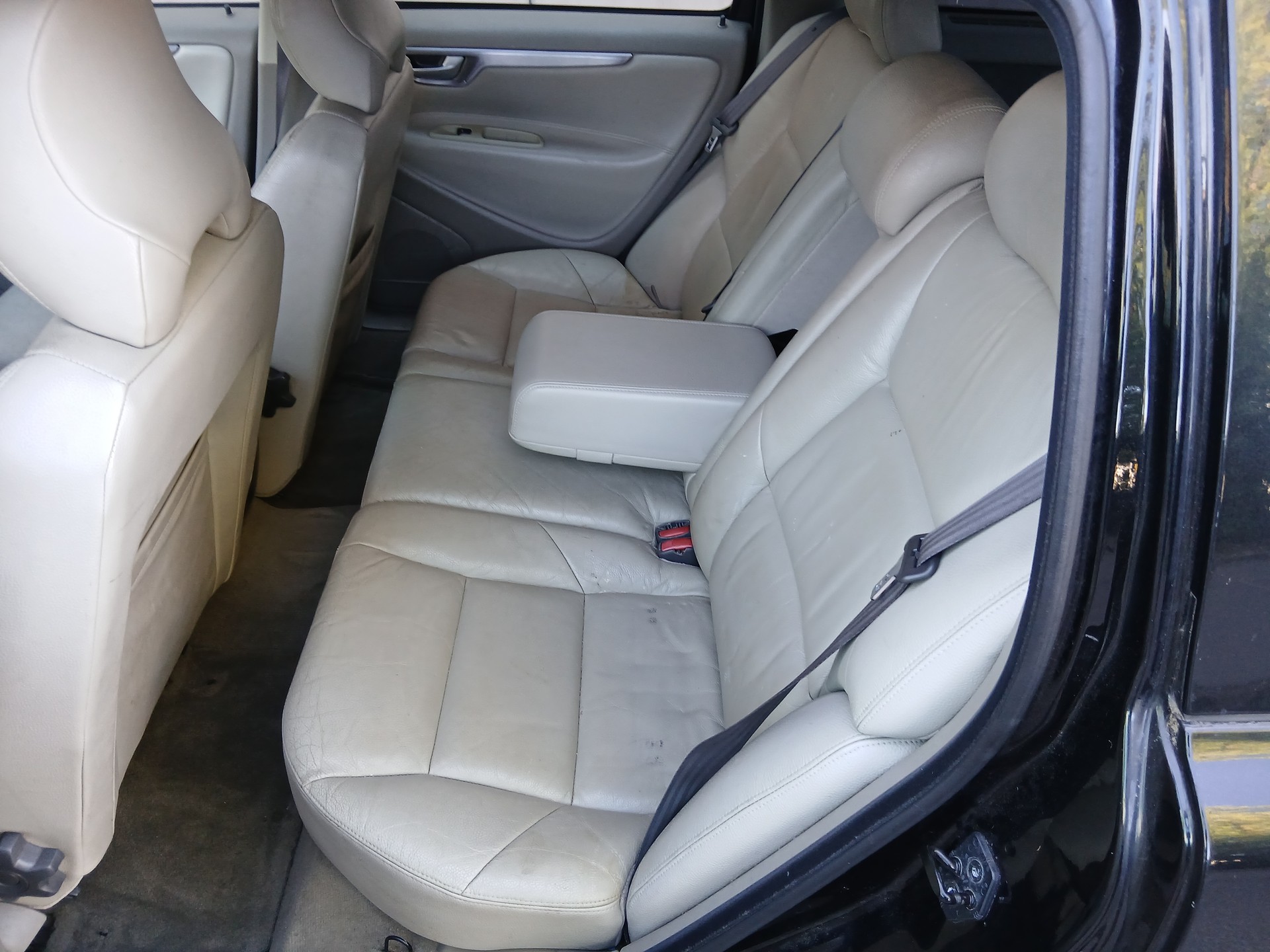 VOLVO V70 2.5T-image-11