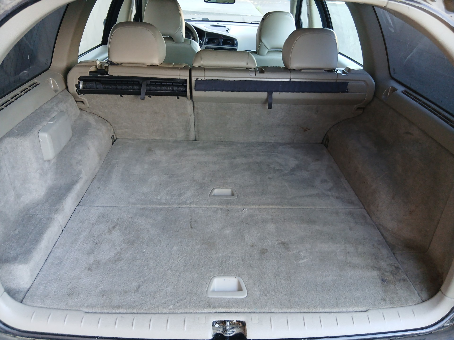 VOLVO V70 2.5T-image-12