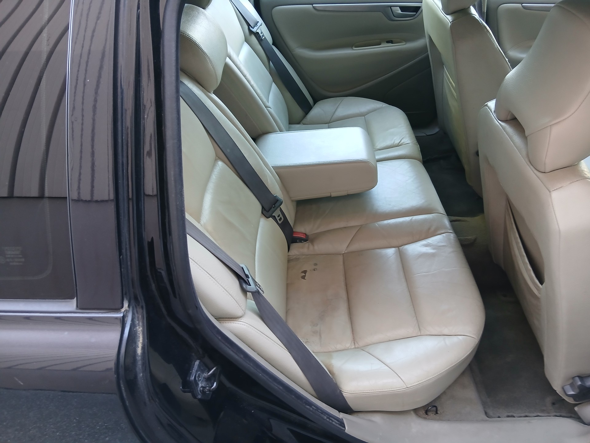 VOLVO V70 2.5T-image-10
