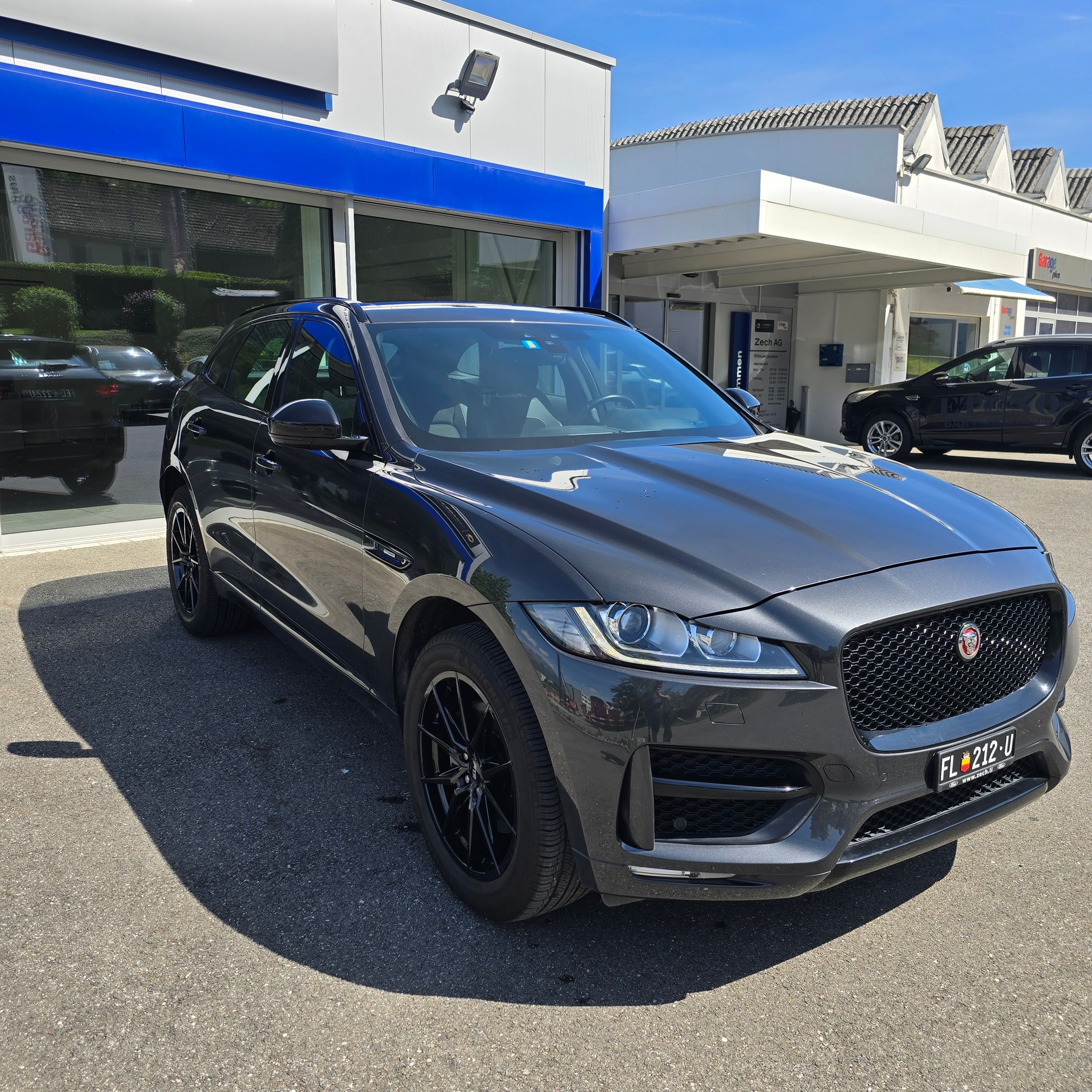 JAGUAR F-Pace 3.0 V6 S/C R-Sport AWD-image-6