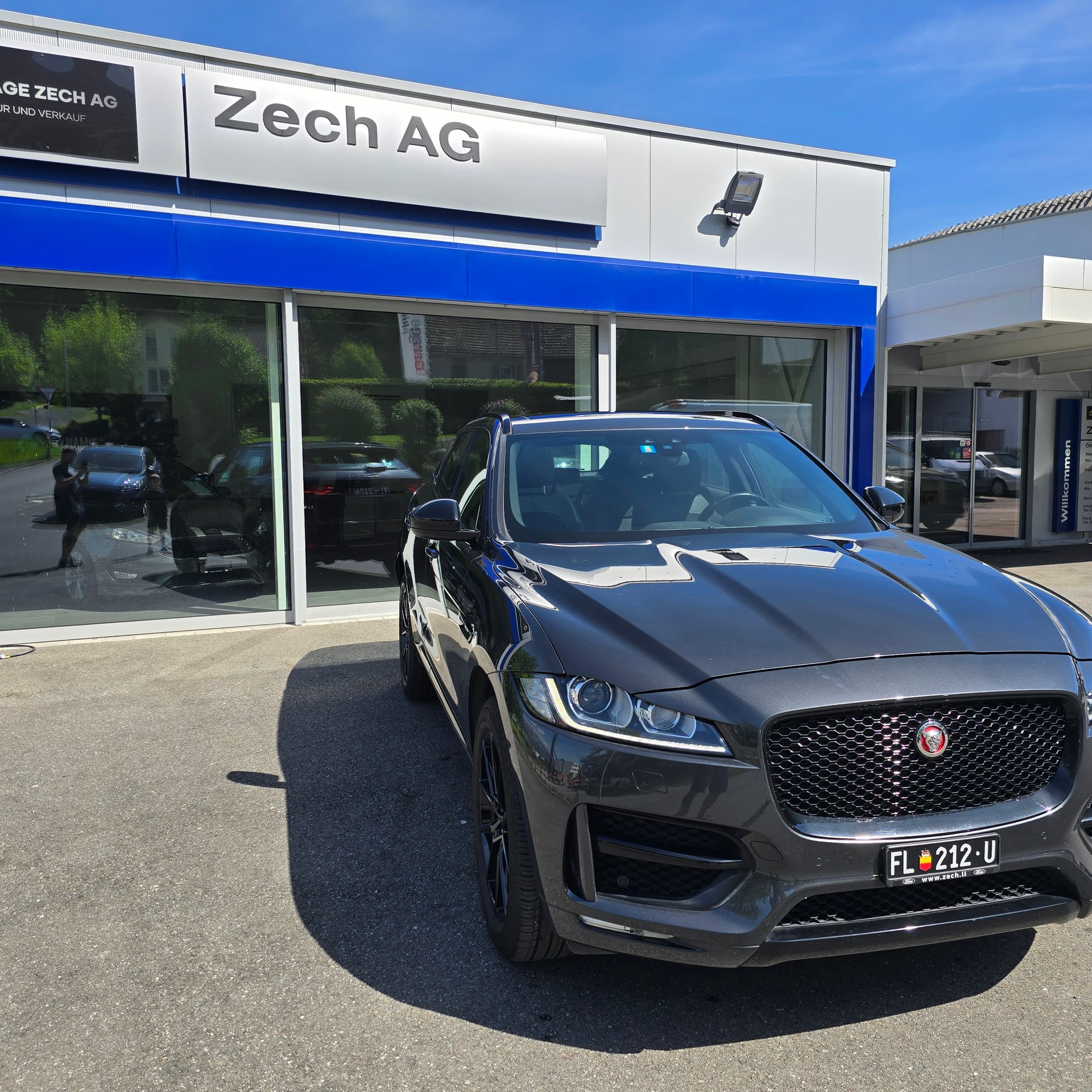 JAGUAR F-Pace 3.0 V6 S/C R-Sport AWD-image-7