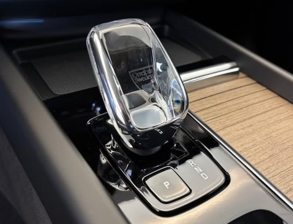 VOLVO XC60 T6 eAWD PluginHybrid Plus Dark Geartronic-image-13