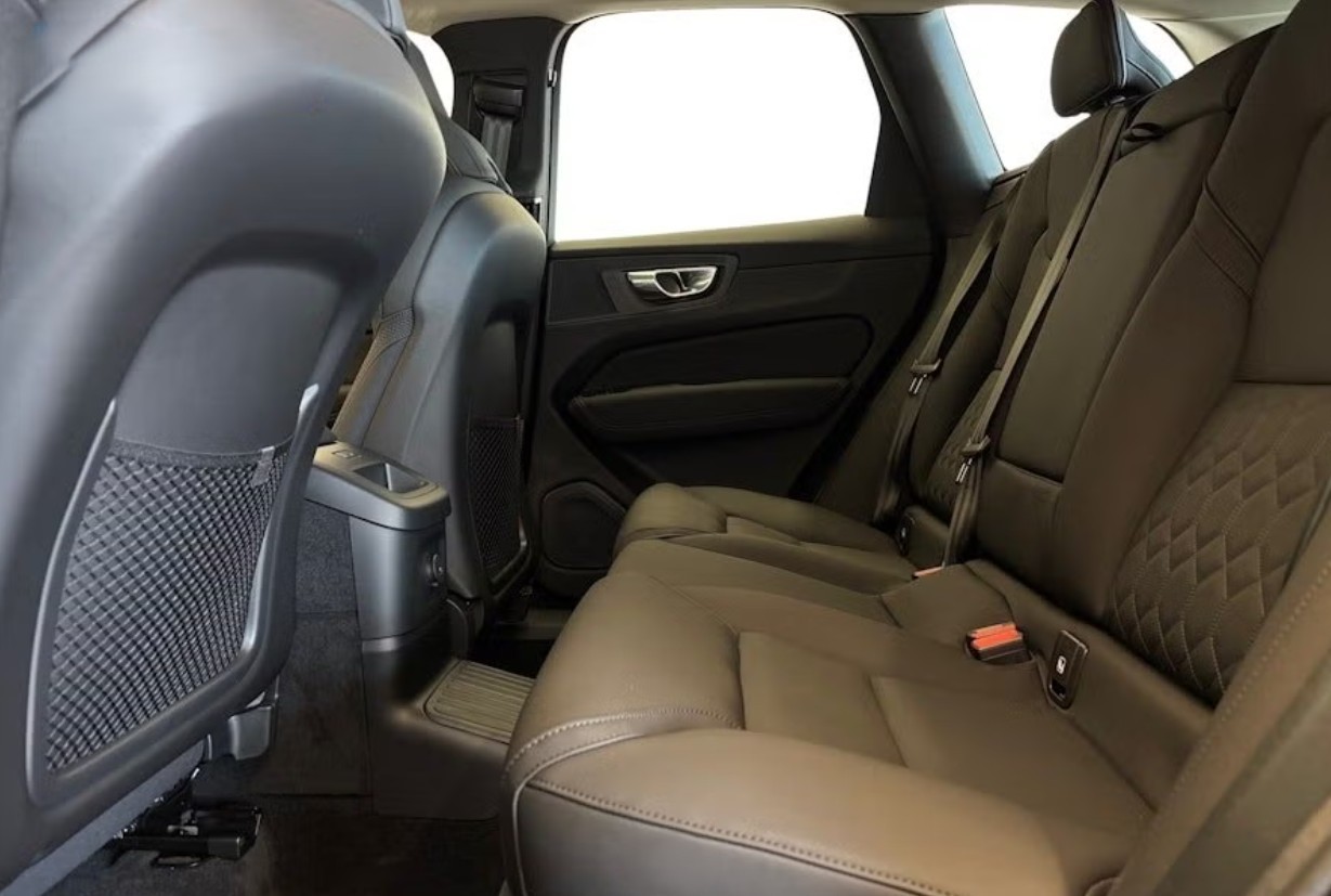 VOLVO XC60 T6 eAWD PluginHybrid Plus Dark Geartronic-image-14