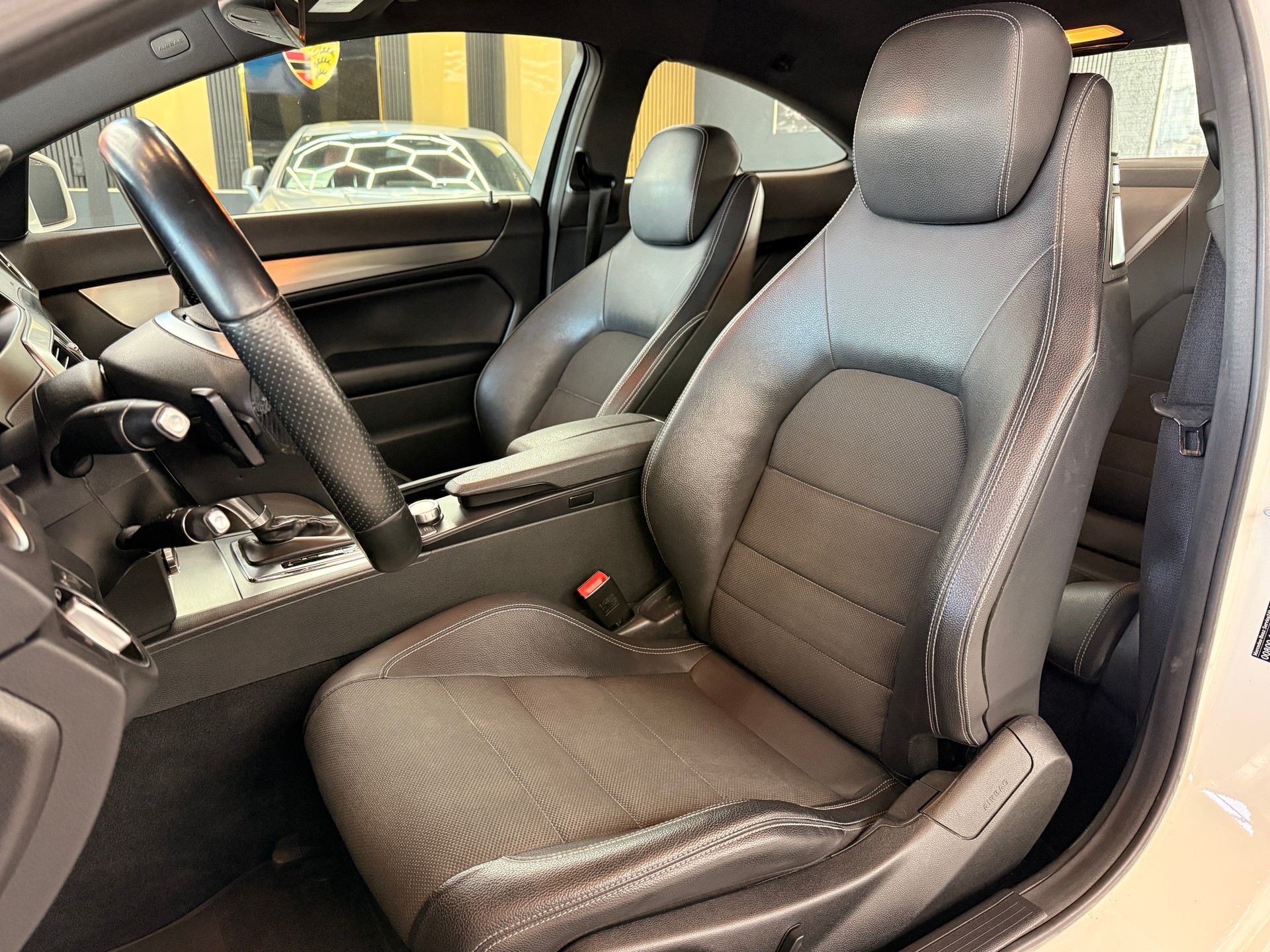 MERCEDES-BENZ C 180 Coupé 7G-Tronic-image-9