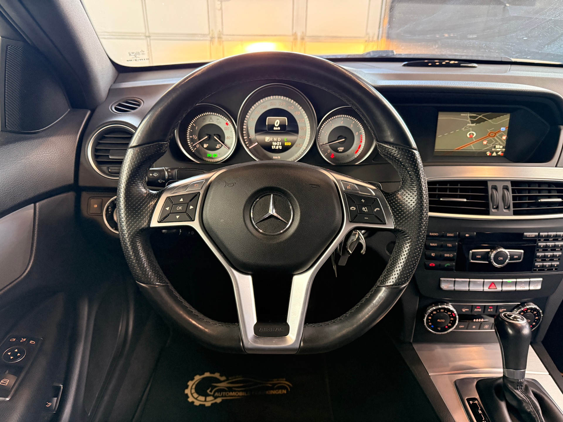 MERCEDES-BENZ C 180 Coupé 7G-Tronic-image-13