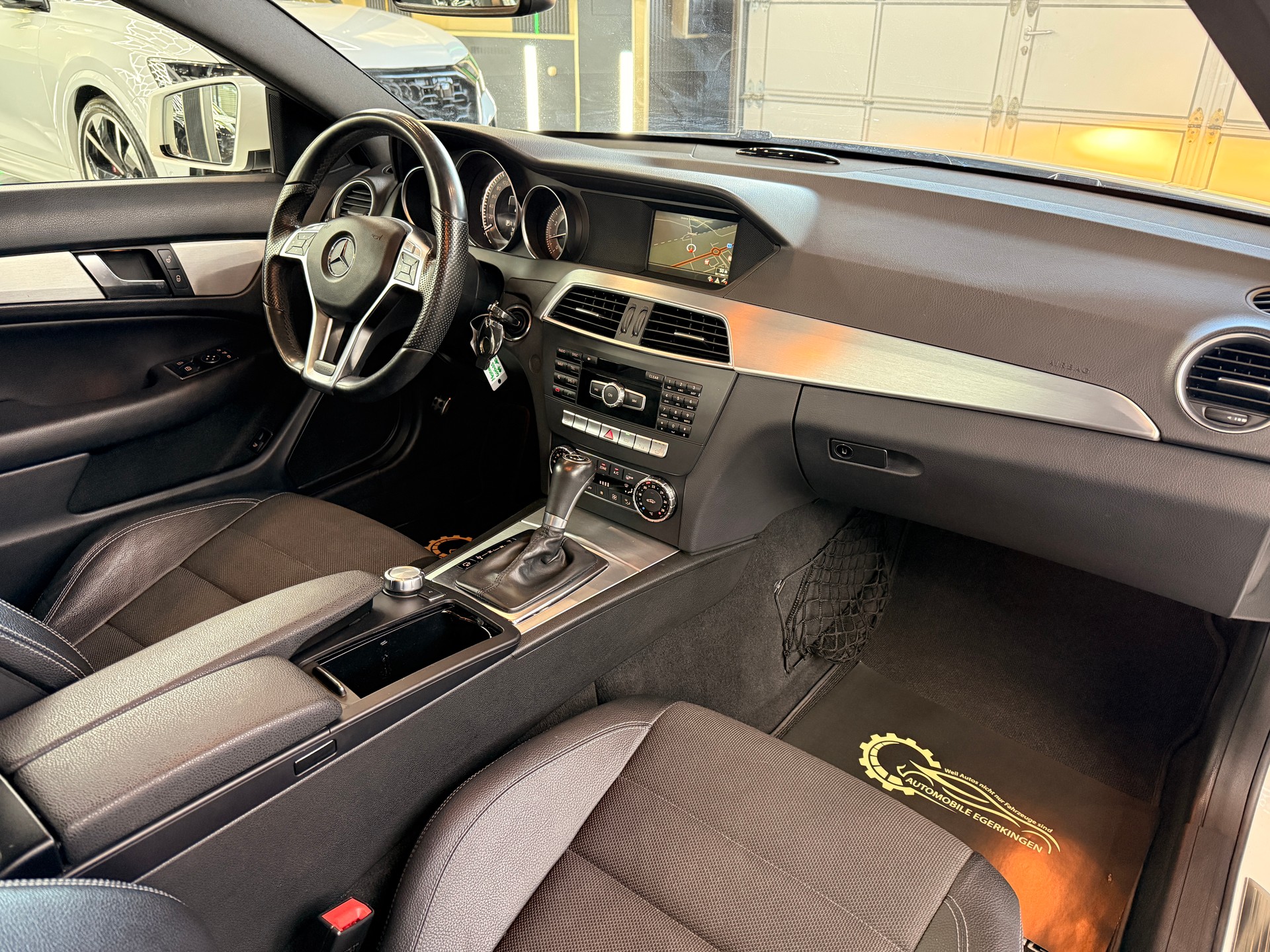MERCEDES-BENZ C 180 Coupé 7G-Tronic-image-10