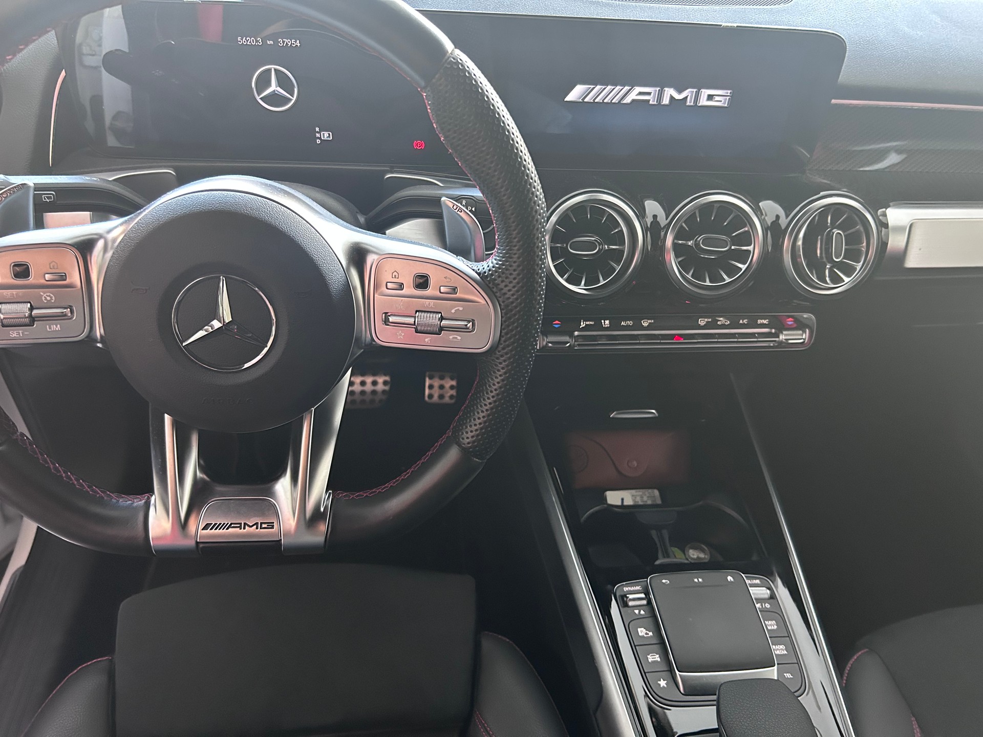 MERCEDES-BENZ GLB 35 AMG 4matic-image-4