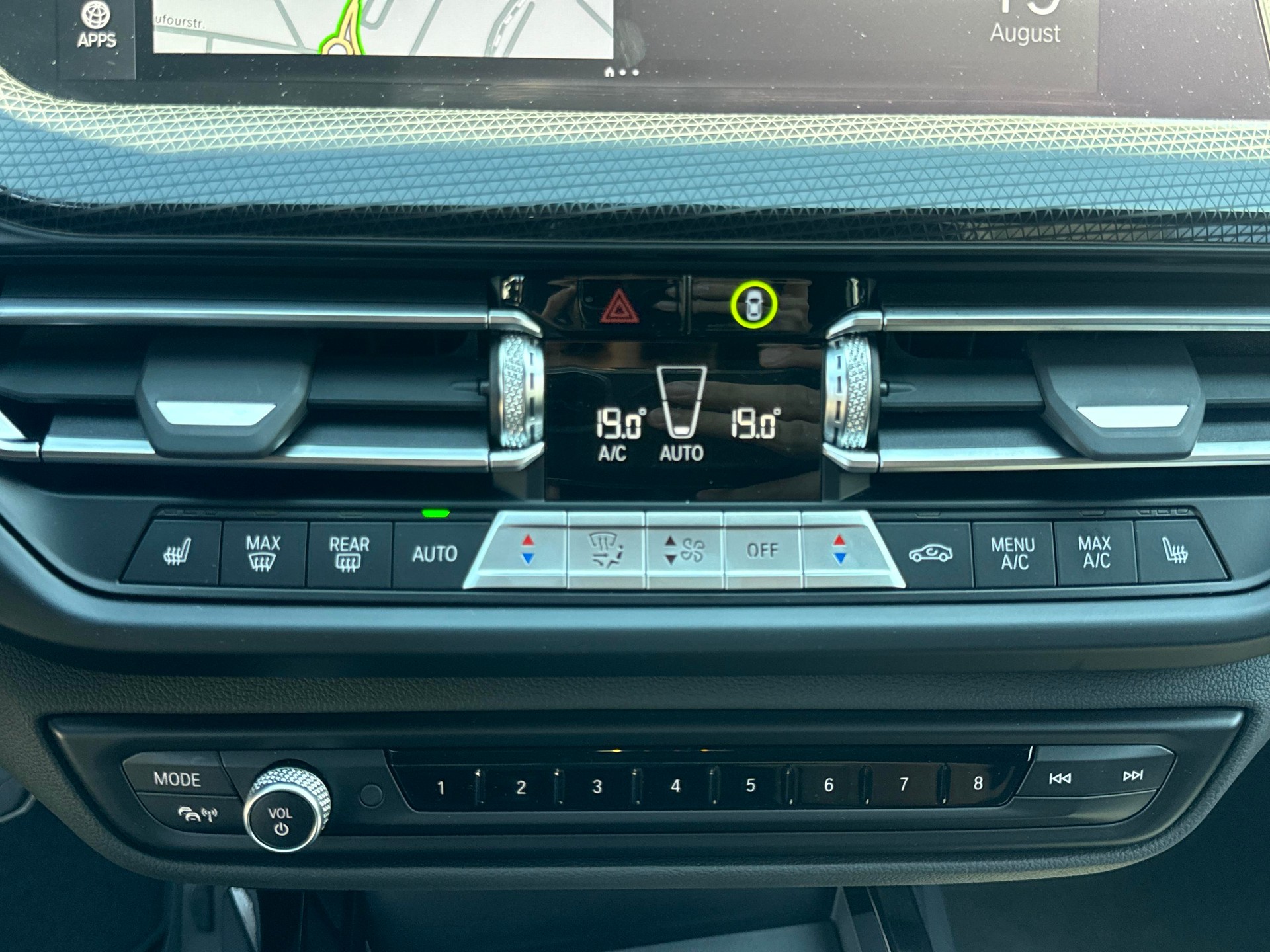 BMW 120d xDrive M Sport Pro-image-16