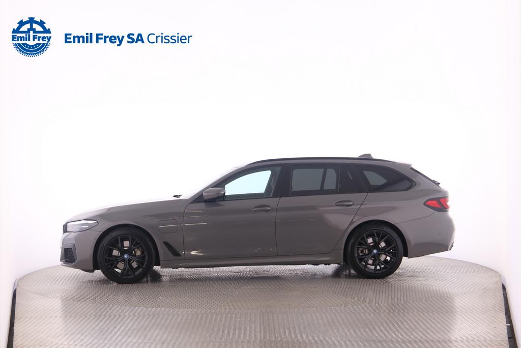 BMW 530e xDrive SAG Touring-image-6