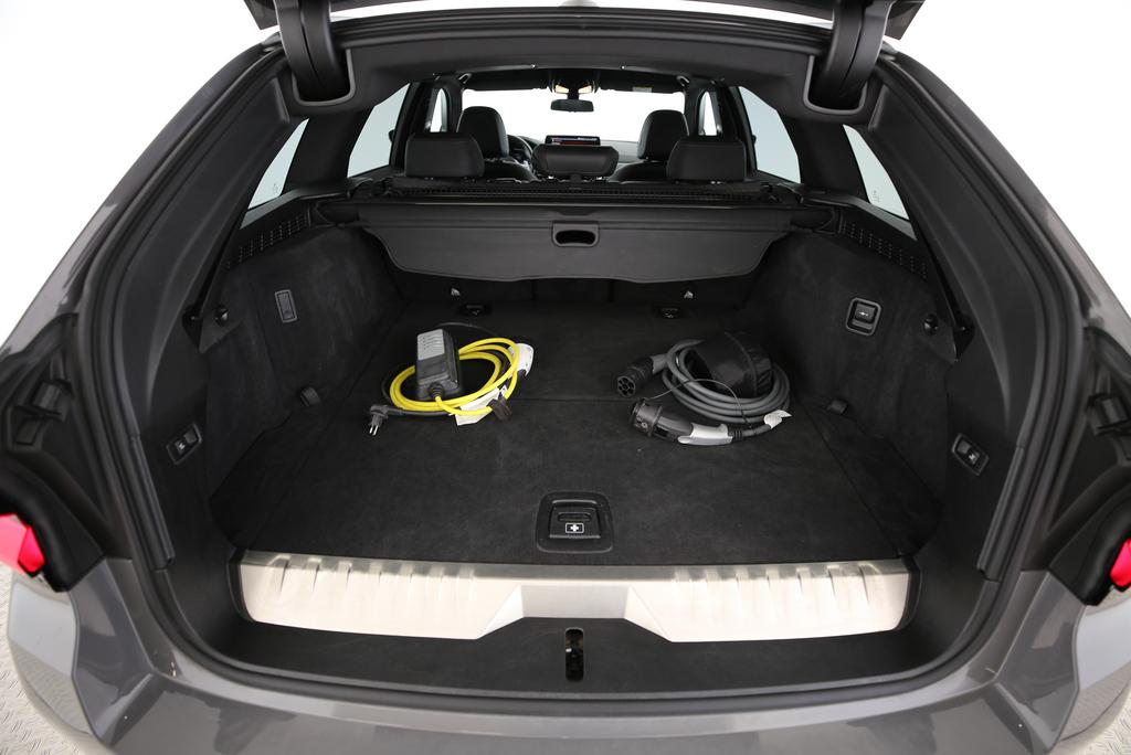 BMW 530e xDrive SAG Touring-image-15