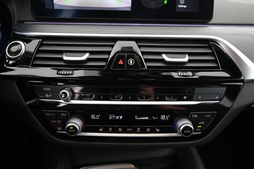 BMW 530e xDrive SAG Touring-image-12