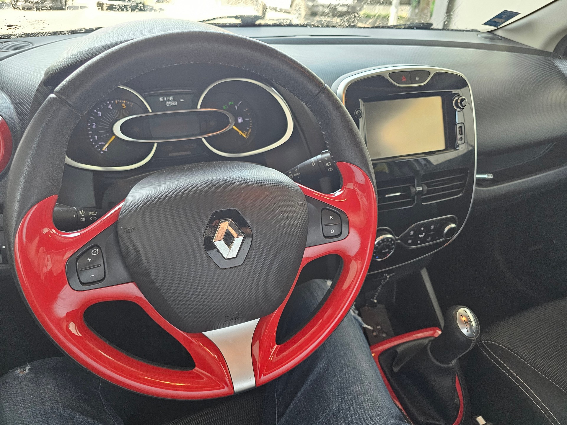RENAULT Clio 1.5 dCi Expression-image-8