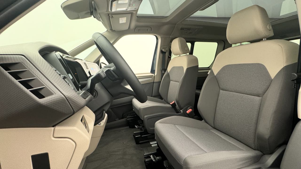 VW Multivan 2.0 TDI Life DSG-image-4