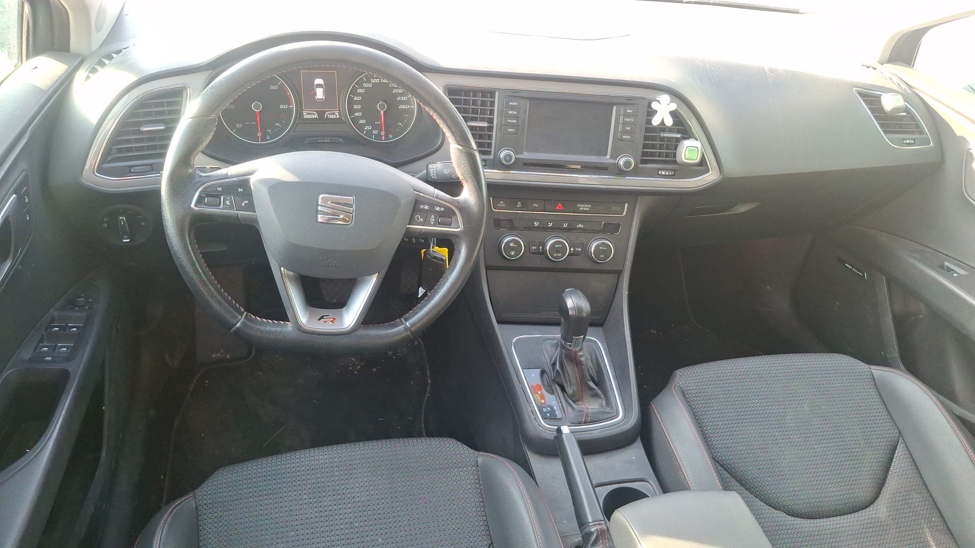 SEAT Leon 2.0 TDI FR DSG-image-9