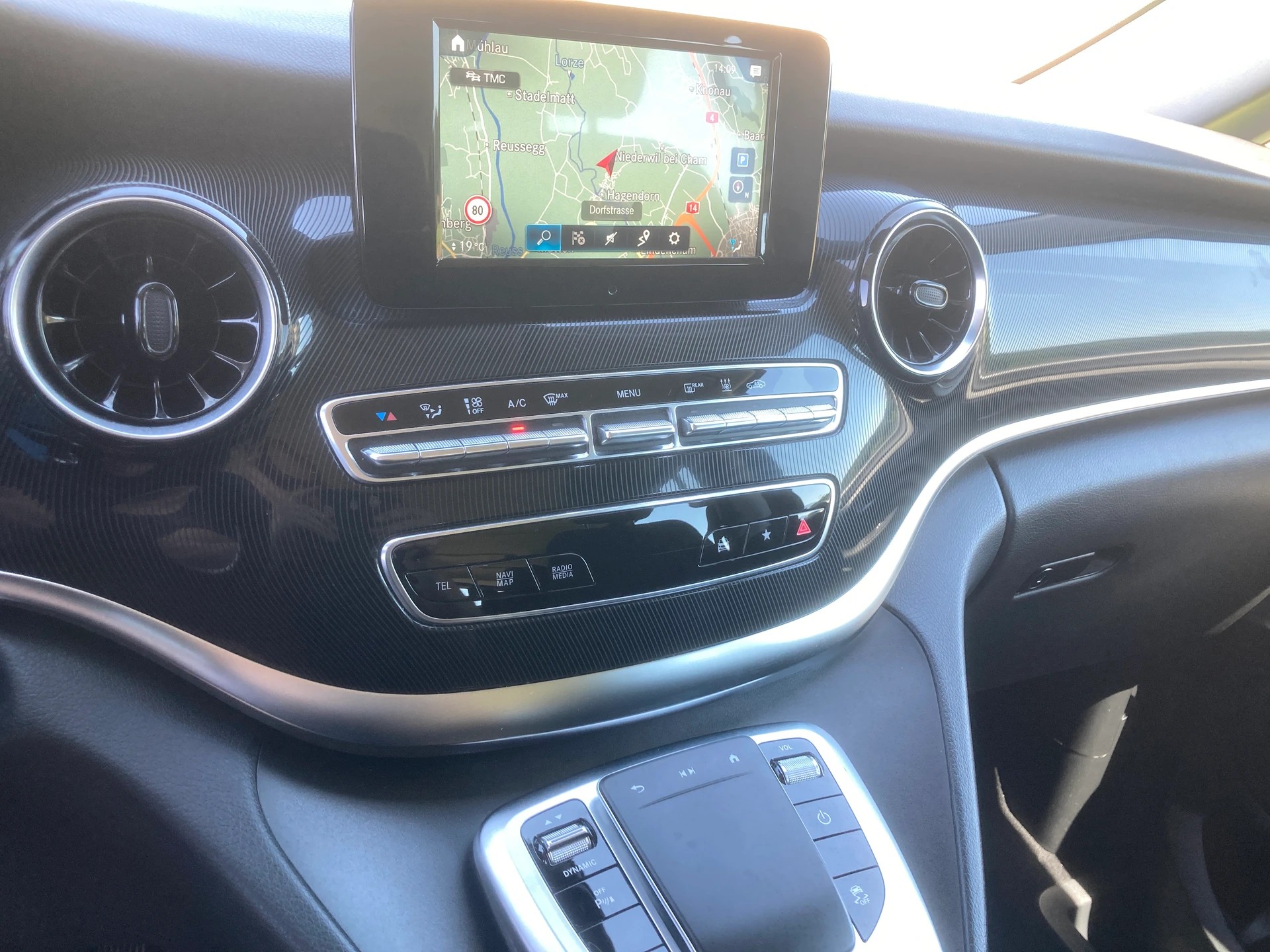 MERCEDES-BENZ V 220 d lang 4Matic 9G-Tronic mit Anhängerkupplung-image-10