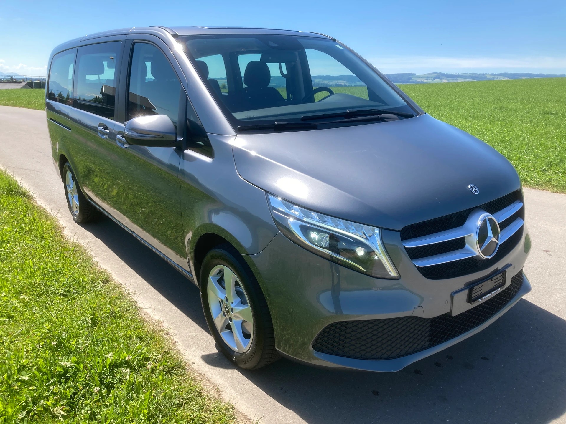 MERCEDES-BENZ V 220 d lang 4Matic 9G-Tronic mit Anhängerkupplung-image-1