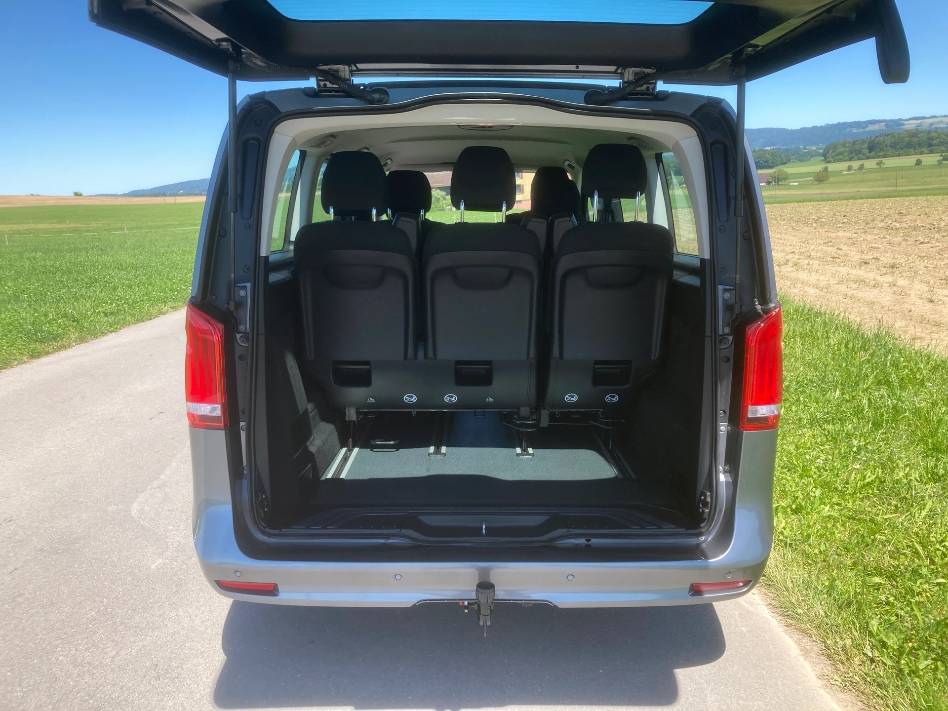 MERCEDES-BENZ V 220 d lang 4Matic 9G-Tronic mit Anhängerkupplung-image-6