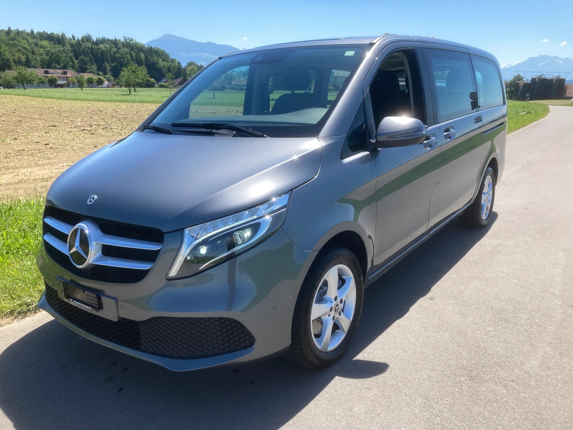 MERCEDES-BENZ V 220 d lang 4Matic 9G-Tronic mit Anhängerkupplung-image-0