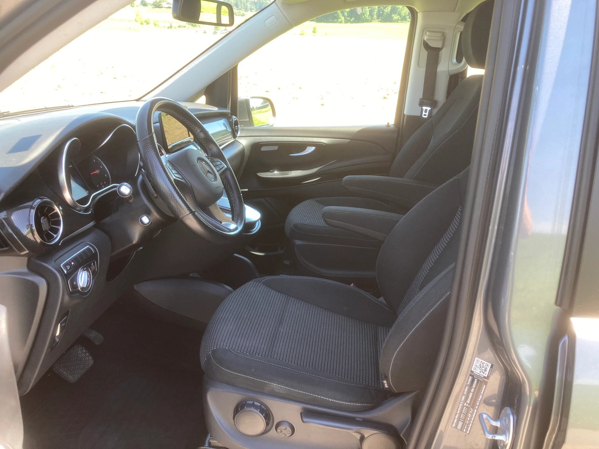 MERCEDES-BENZ V 220 d lang 4Matic 9G-Tronic mit Anhängerkupplung-image-9