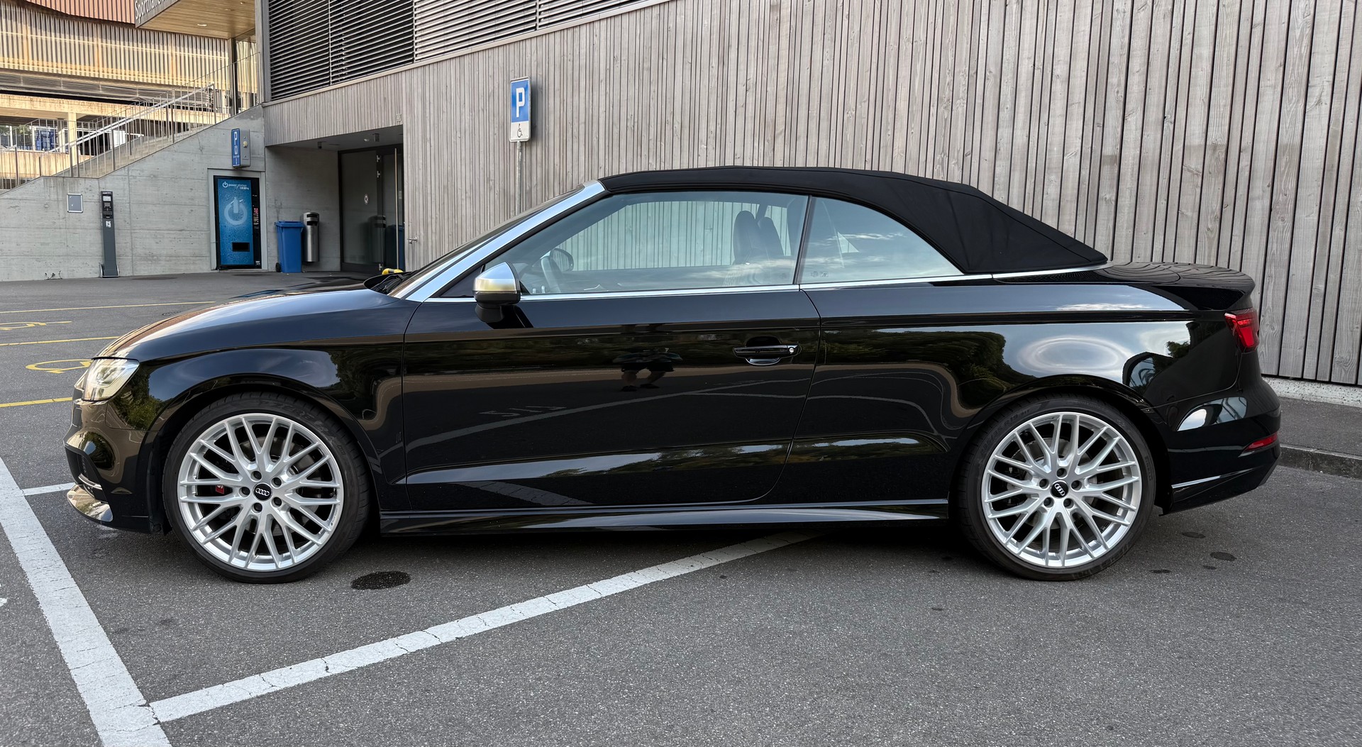 AUDI S3 Cabrio 2.0 T FSI quattro S-Tronic-image-7