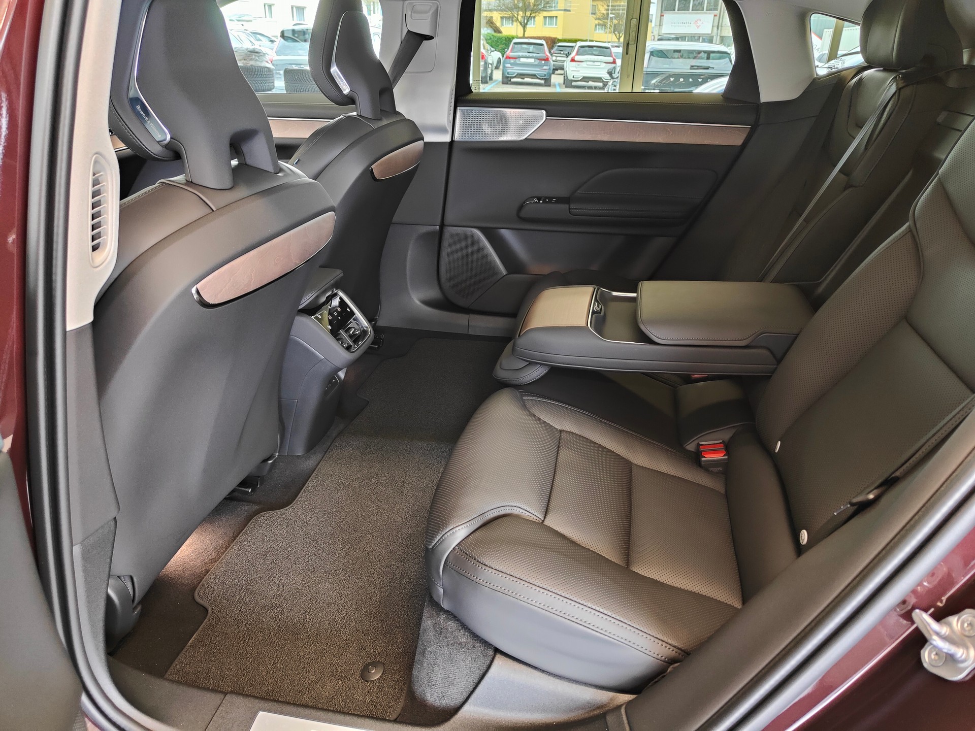 VOLVO ES90 Ultra-image-14