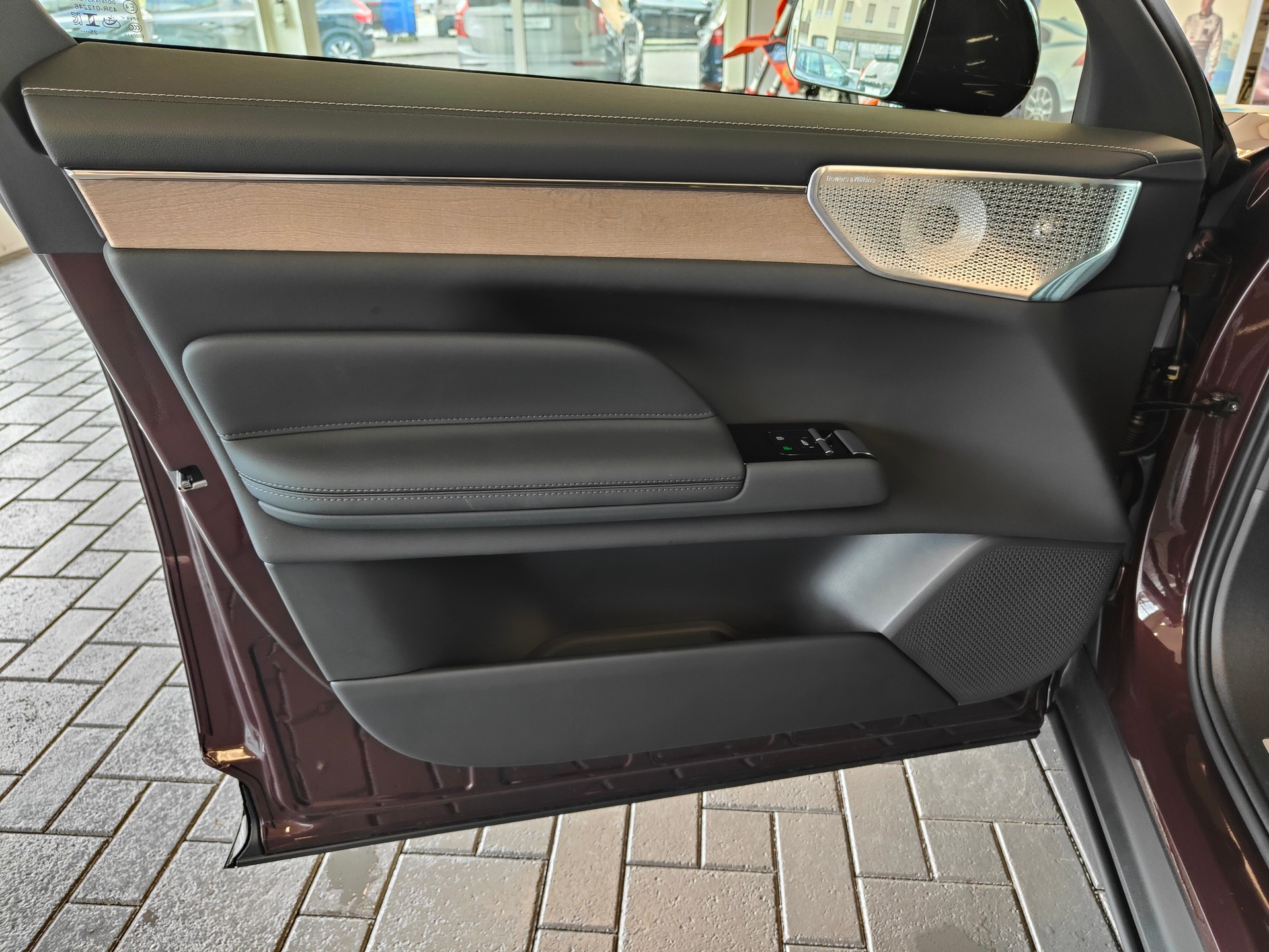VOLVO ES90 Ultra-image-7