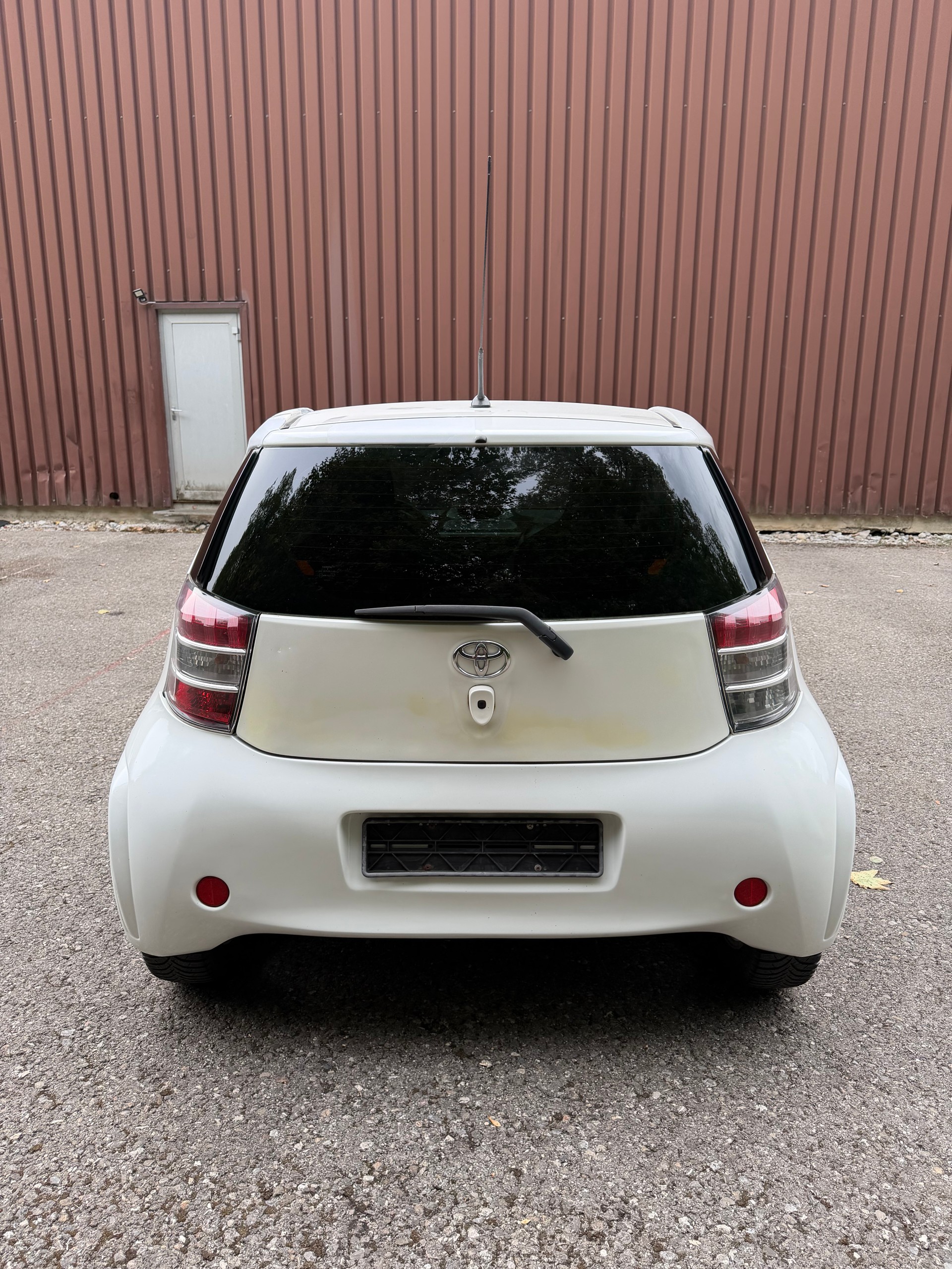 TOYOTA iQ2 1.0 VVT-i-image-6
