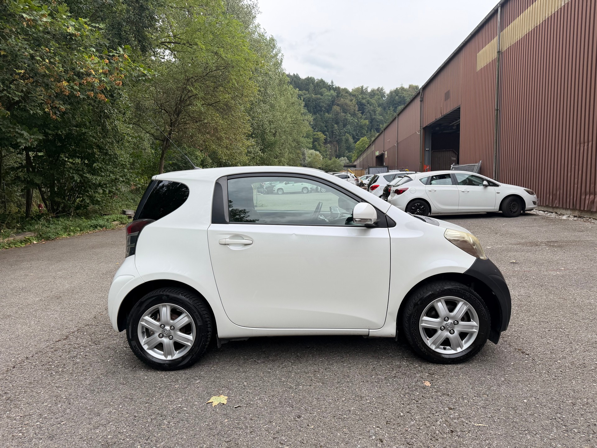 TOYOTA iQ2 1.0 VVT-i-image-3
