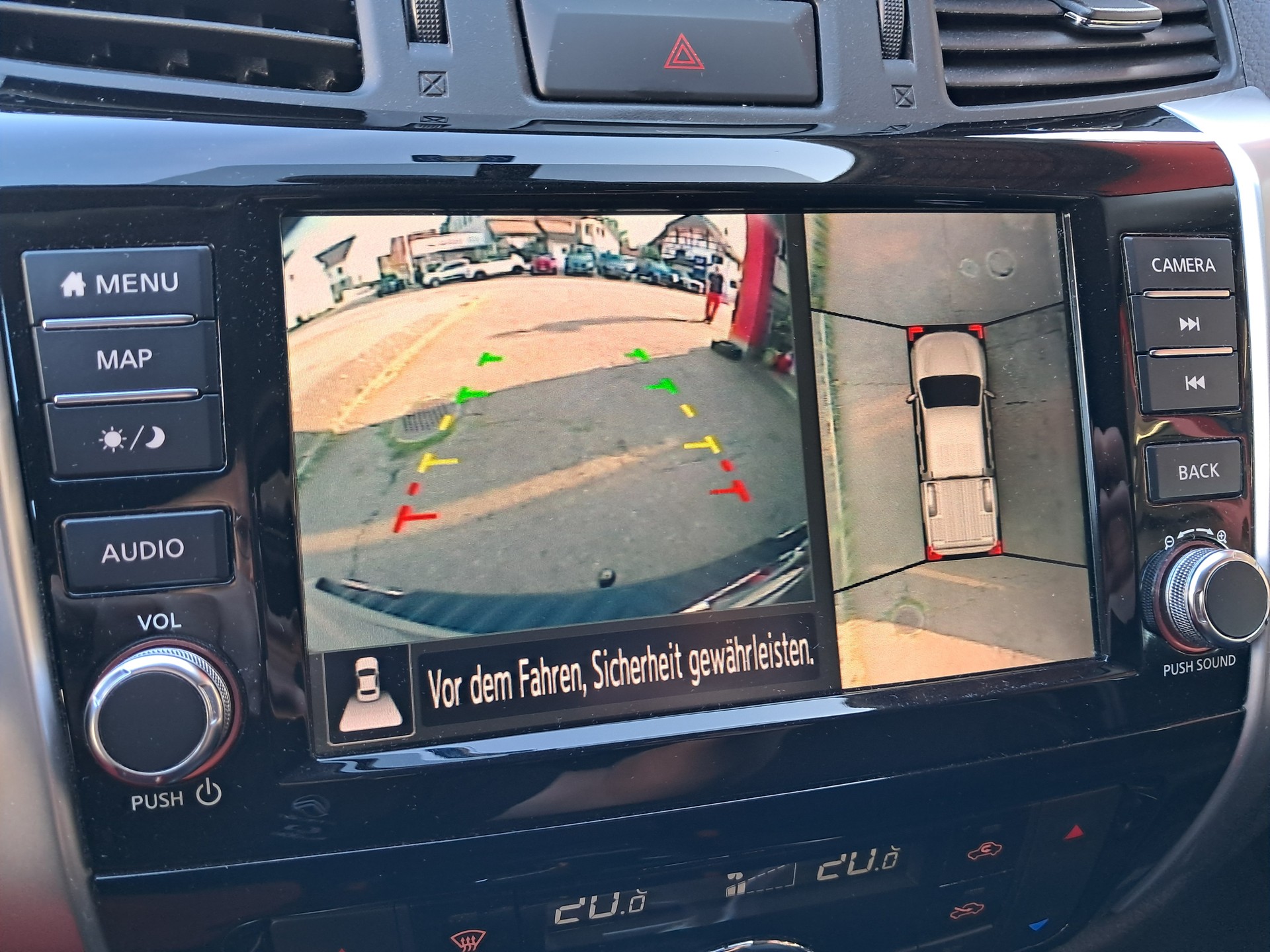 NISSAN Navara King Cab N-Connecta 2.3 dCi 4WD-image-13