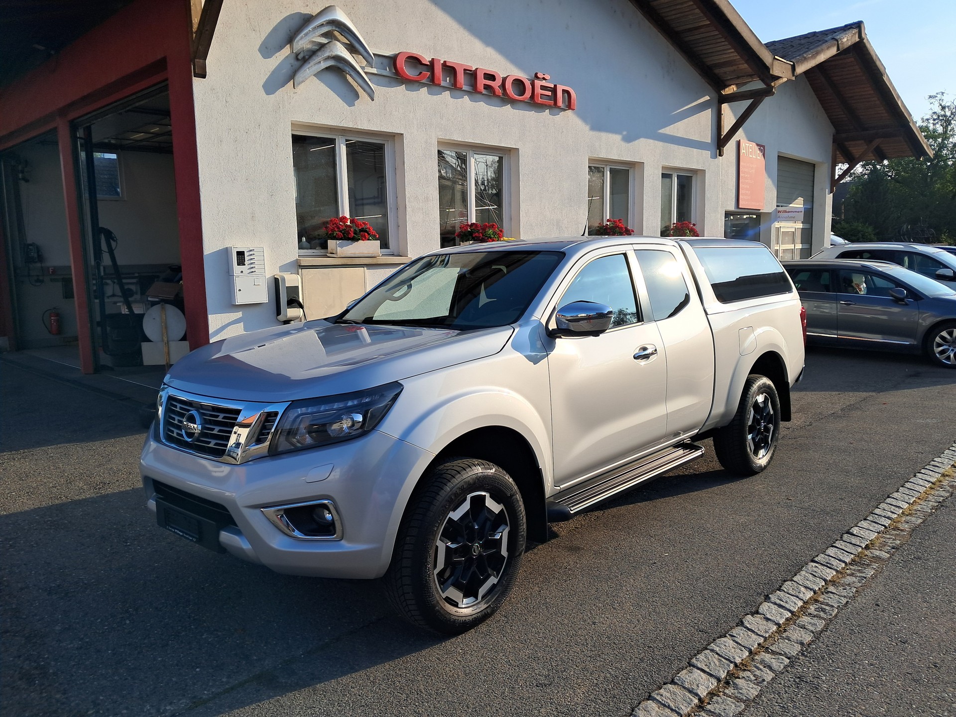 NISSAN Navara King Cab N-Connecta 2.3 dCi 4WD-image-0