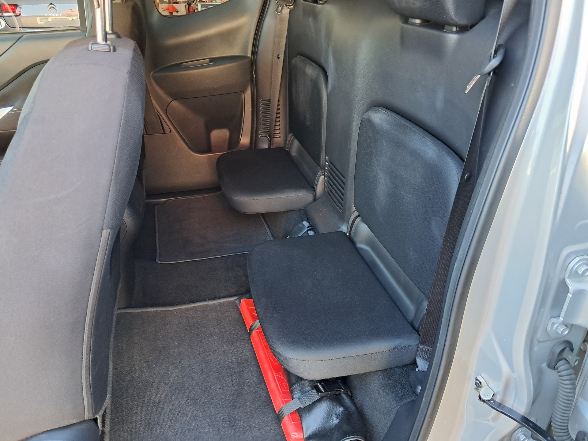 NISSAN Navara King Cab N-Connecta 2.3 dCi 4WD-image-9