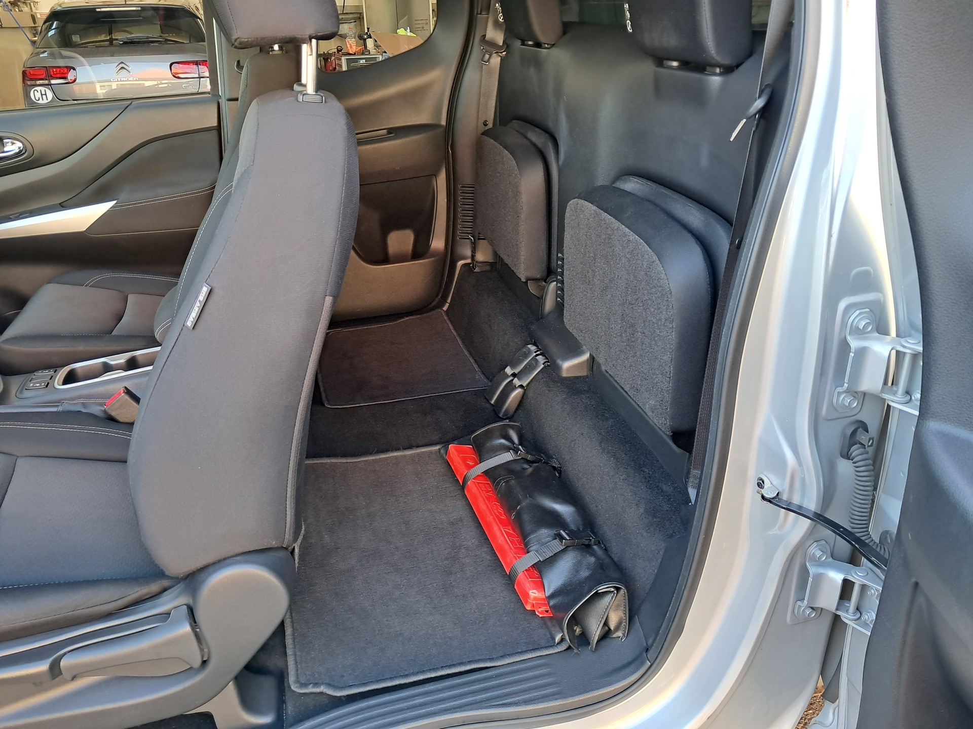 NISSAN Navara King Cab N-Connecta 2.3 dCi 4WD-image-8