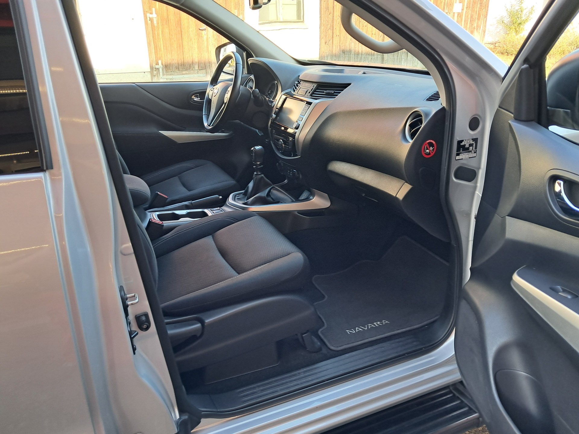 NISSAN Navara King Cab N-Connecta 2.3 dCi 4WD-image-10