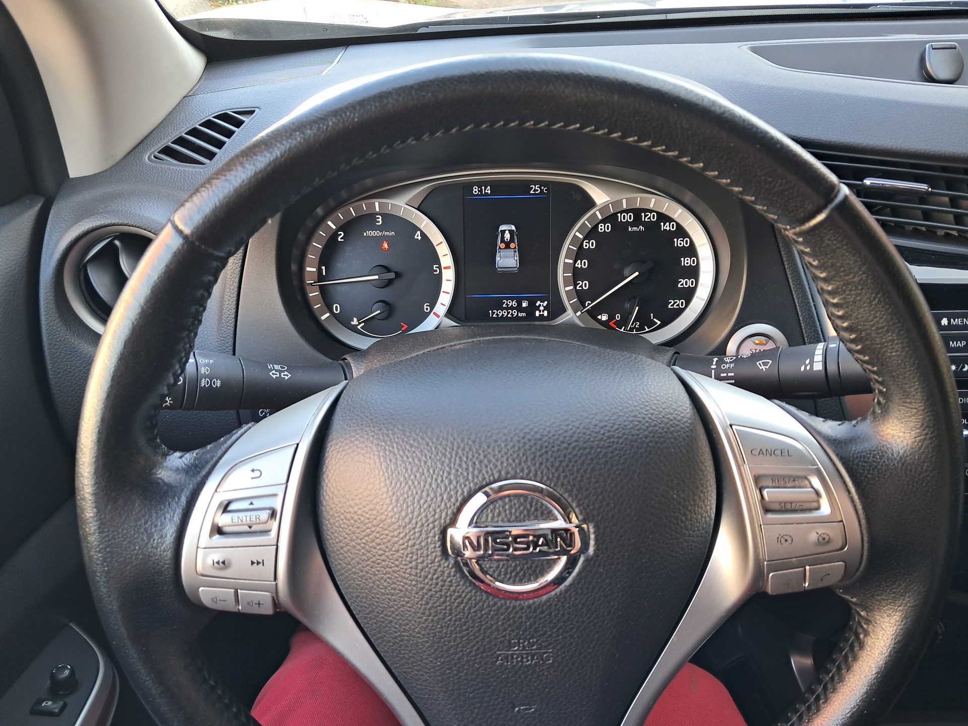 NISSAN Navara King Cab N-Connecta 2.3 dCi 4WD-image-11