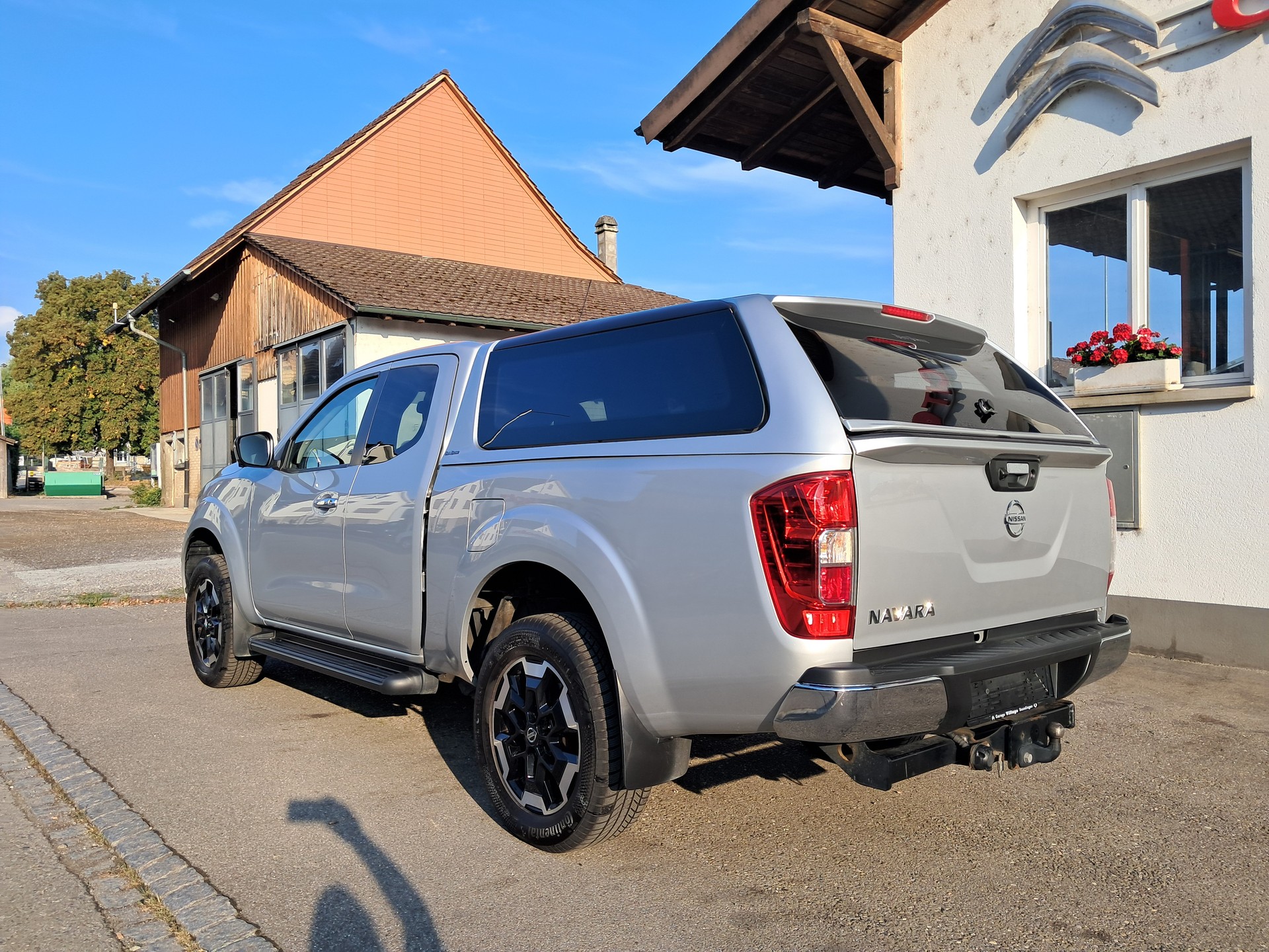 NISSAN Navara King Cab N-Connecta 2.3 dCi 4WD-image-1