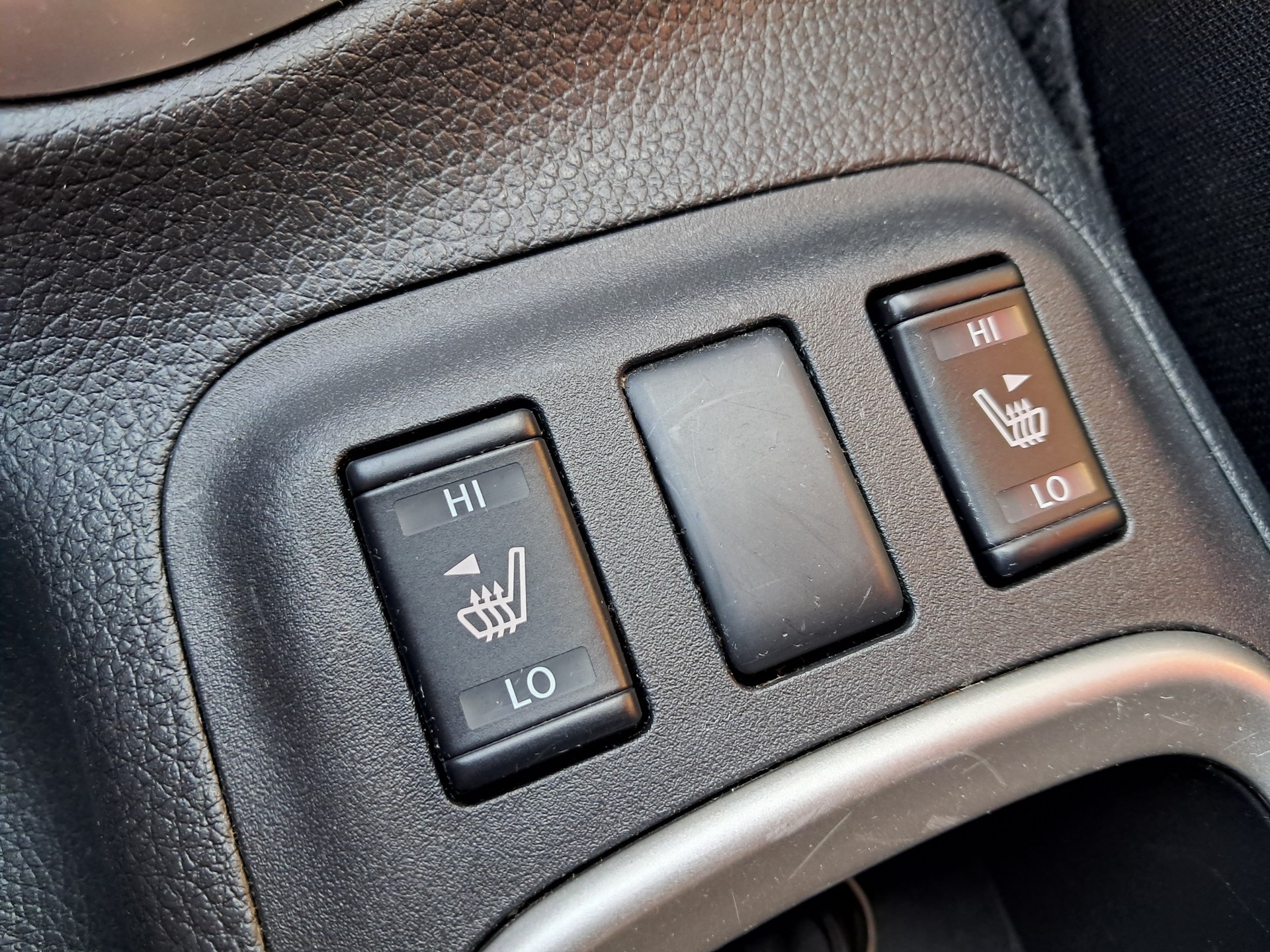 NISSAN Navara King Cab N-Connecta 2.3 dCi 4WD-image-15