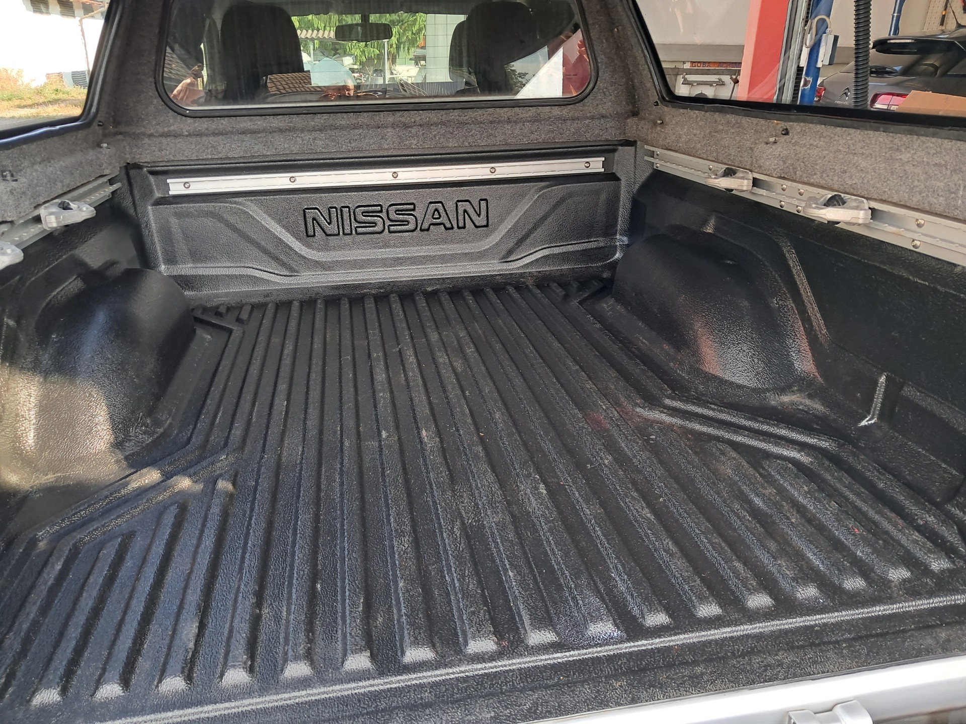 NISSAN Navara King Cab N-Connecta 2.3 dCi 4WD-image-18