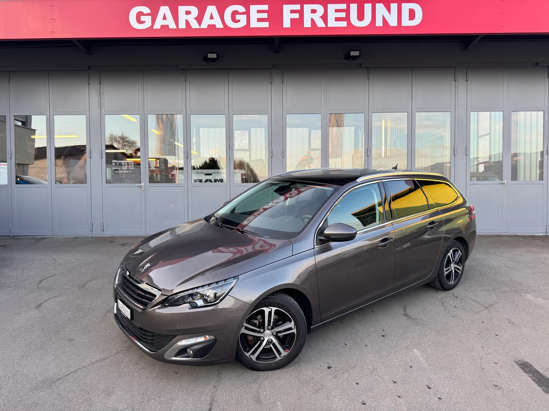 PEUGEOT 308 SW 1.2 THP Allure-image-3