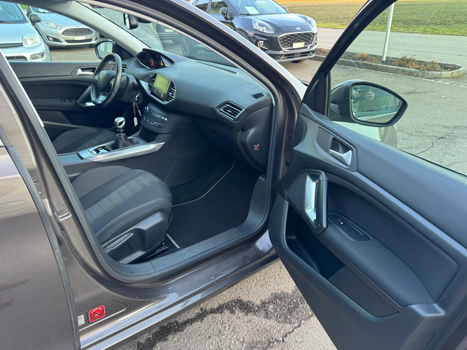 PEUGEOT 308 SW 1.2 THP Allure-image-14