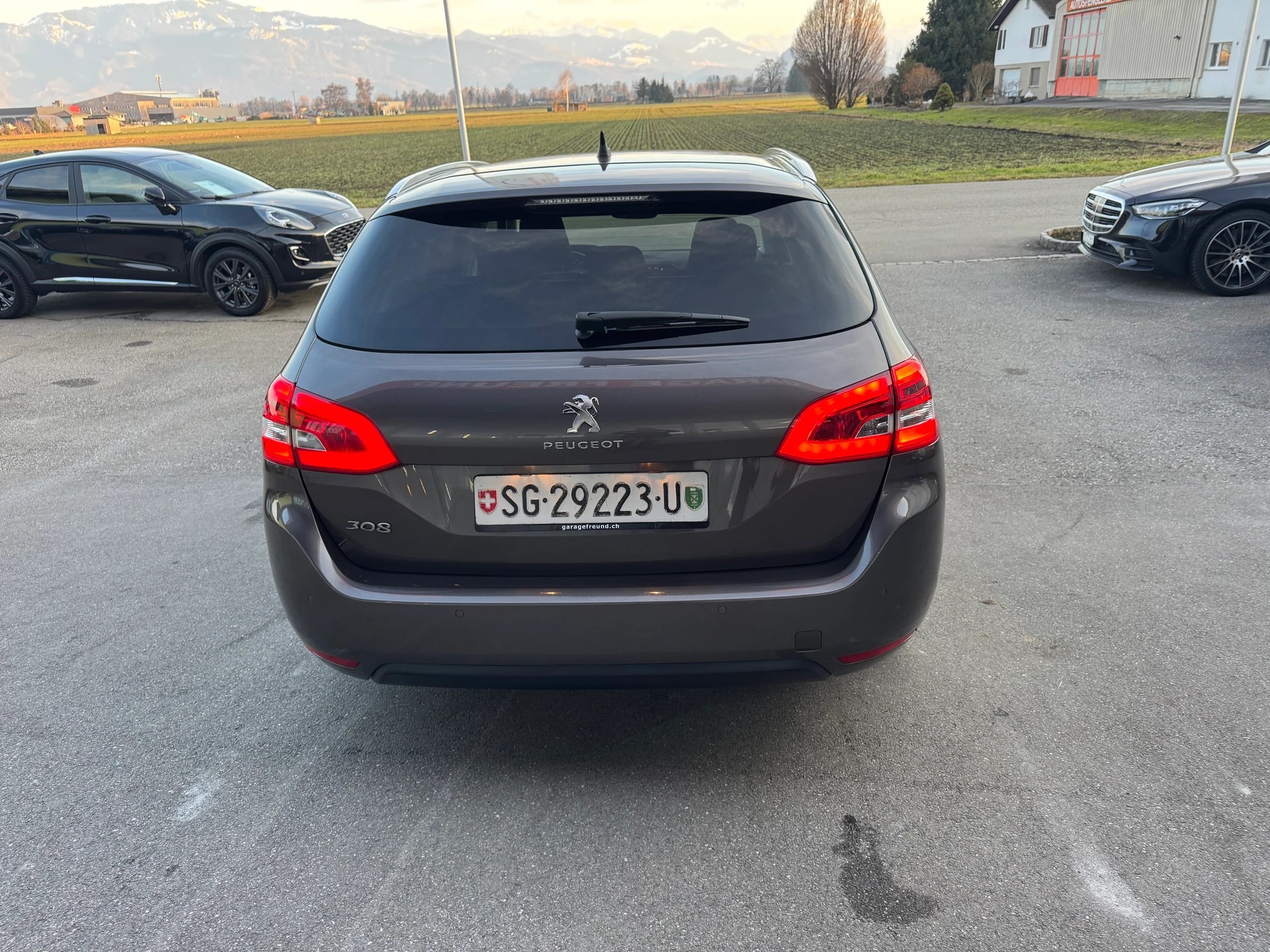 PEUGEOT 308 SW 1.2 THP Allure-image-8