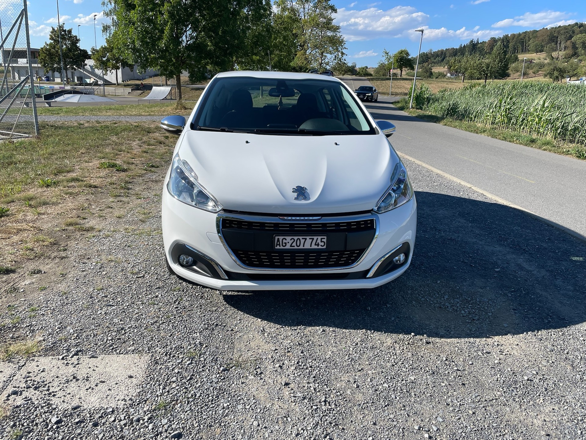 PEUGEOT 1.2 PureTech Allure S/S-image-1