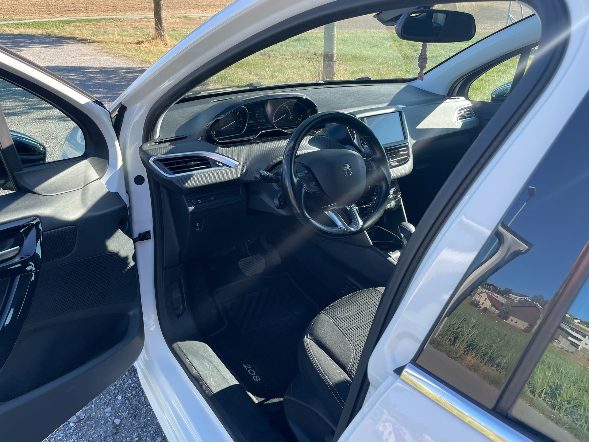 PEUGEOT 1.2 PureTech Allure S/S-image-4